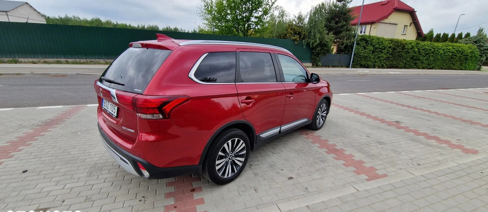 Mitsubishi Outlander cena 73900 przebieg: 189994, rok produkcji 2019 z Ciechanów małe 379